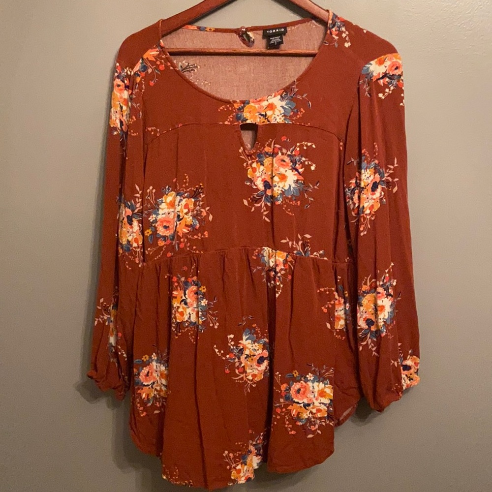 Torrid Rust Floral Keyhole Tunic Size 2